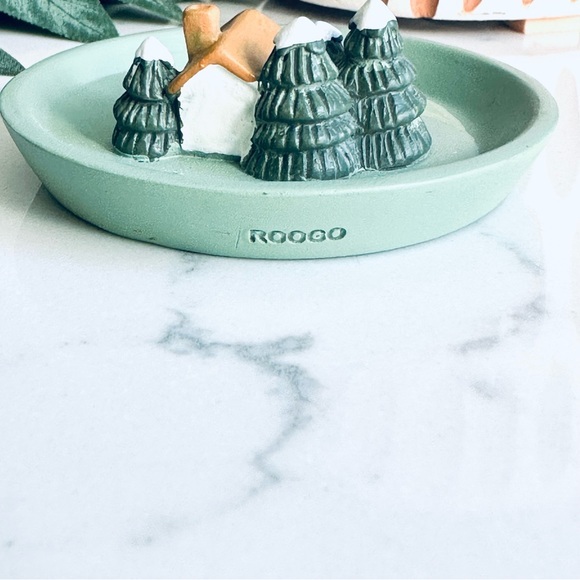 Incense Stick Holder Cottage in the Woods Snowy Resin Figure Statue Miniature - Picture 11 of 11